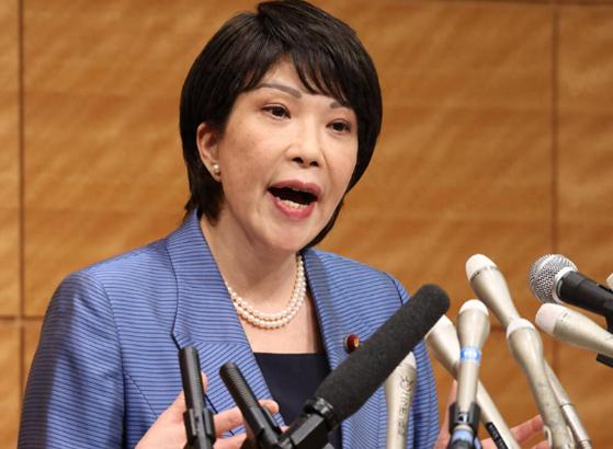 “高市早苗，请你再激进一点！”中国网友的这句“支持”，已经被在华日本人“翻译”