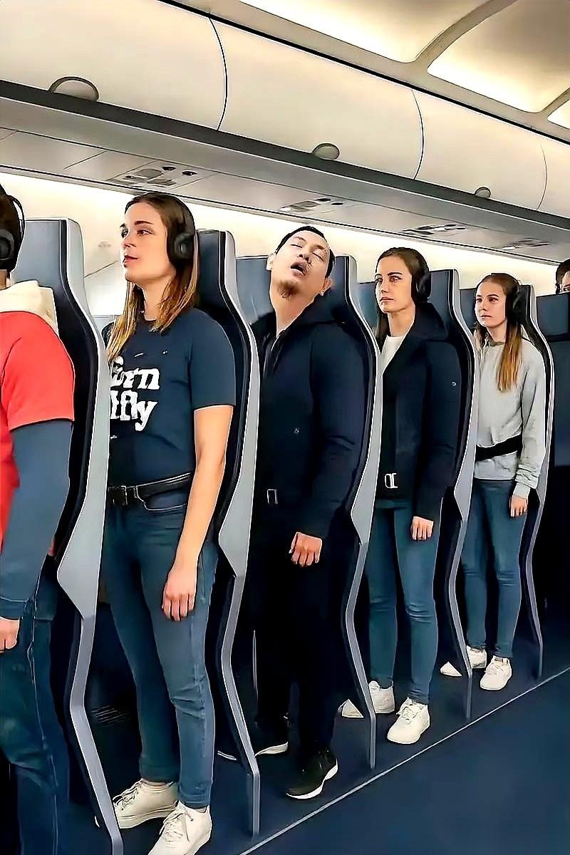 以后坐飞机，可能真的要站着了。这样的空间利用率其实并不算高，机舱上下宽度不一