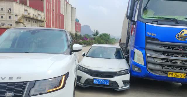 以前思域被视作性能车，思域车主相比朗逸、卡罗拉车主，会有优越感，仿若精神小伙。如