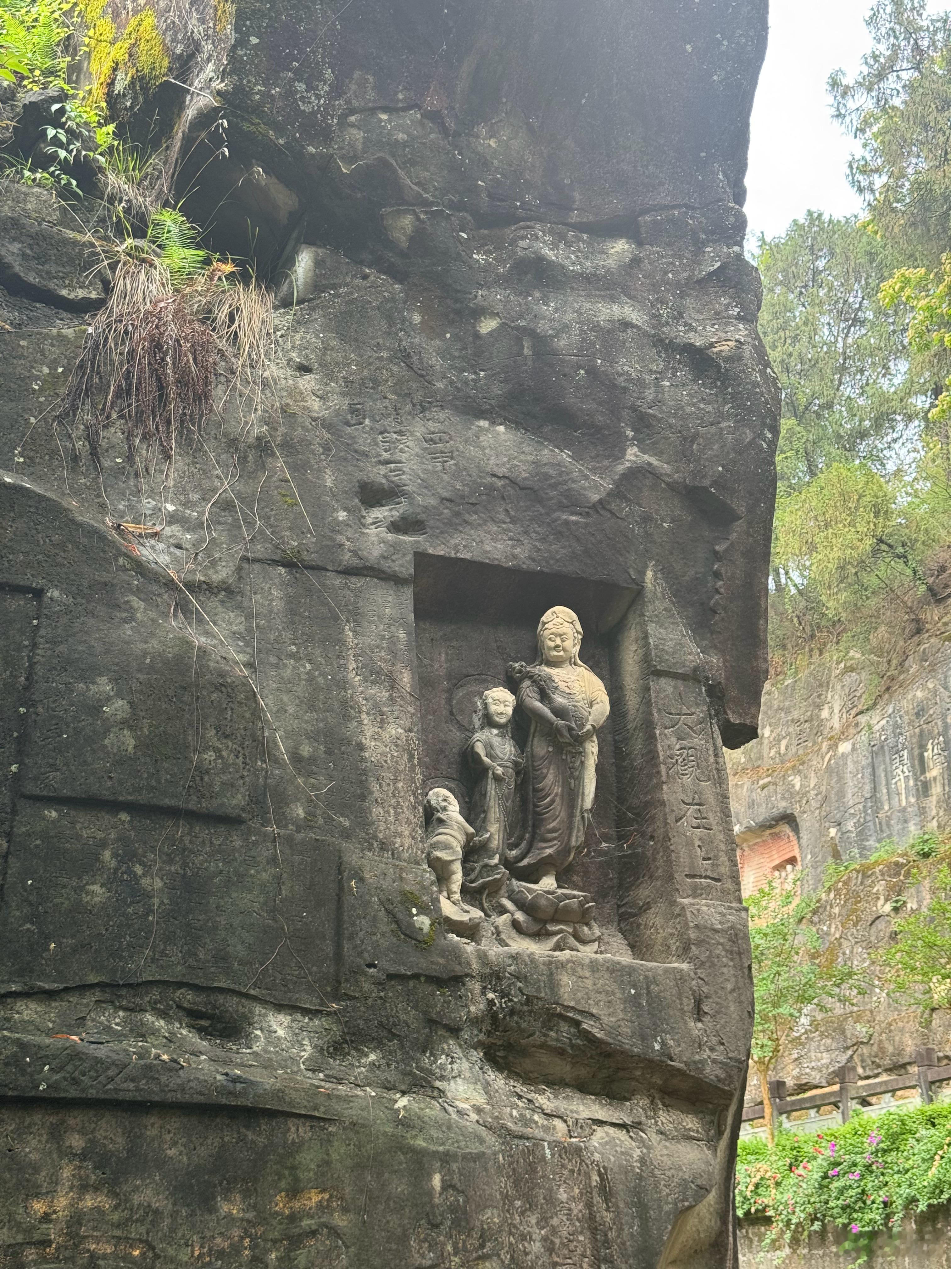 巴中石窟才是真·冷门天花板。甘肃山西古建火出圈，但哪个晓得我们大四川藏了座“盛唐