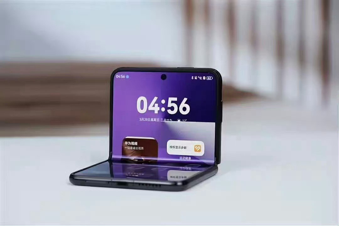 曝华为PuraX2阔折叠定档4月麒麟芯片搭配红枫相机，再加上超大的屏幕，用起来和