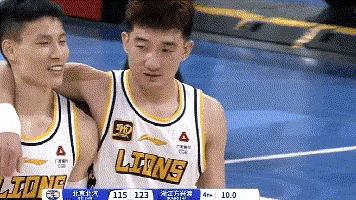 林秉圣，你别看他都28岁了，本赛季却是他CBA的首个赛季！作为一个角色球员，他在