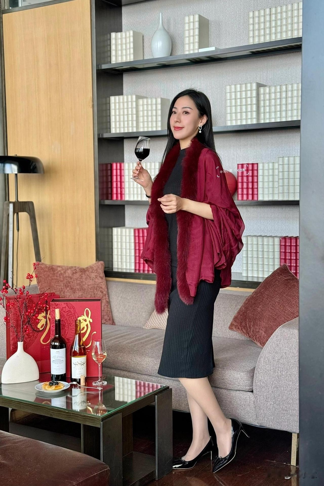 平时我们就爱喝红酒，约上好朋友下午茶，聊聊天看看美景，说说新的期许真的好惬意呐