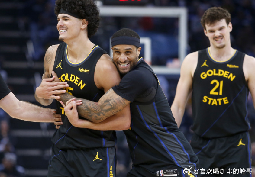 勇士主场101-129不敌湖人。本场缺阵的库里接受媒体采访时，谈到了与球队达成3