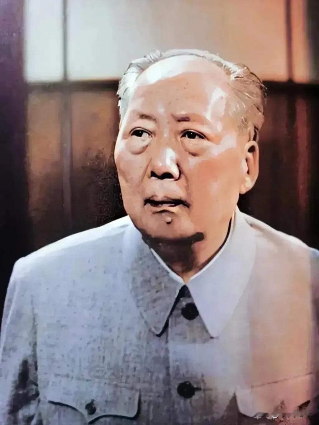 凡是否定建国后前三十年的成就，诋毁伟人及革命前辈的，一抓一个准，不是什么好东西！