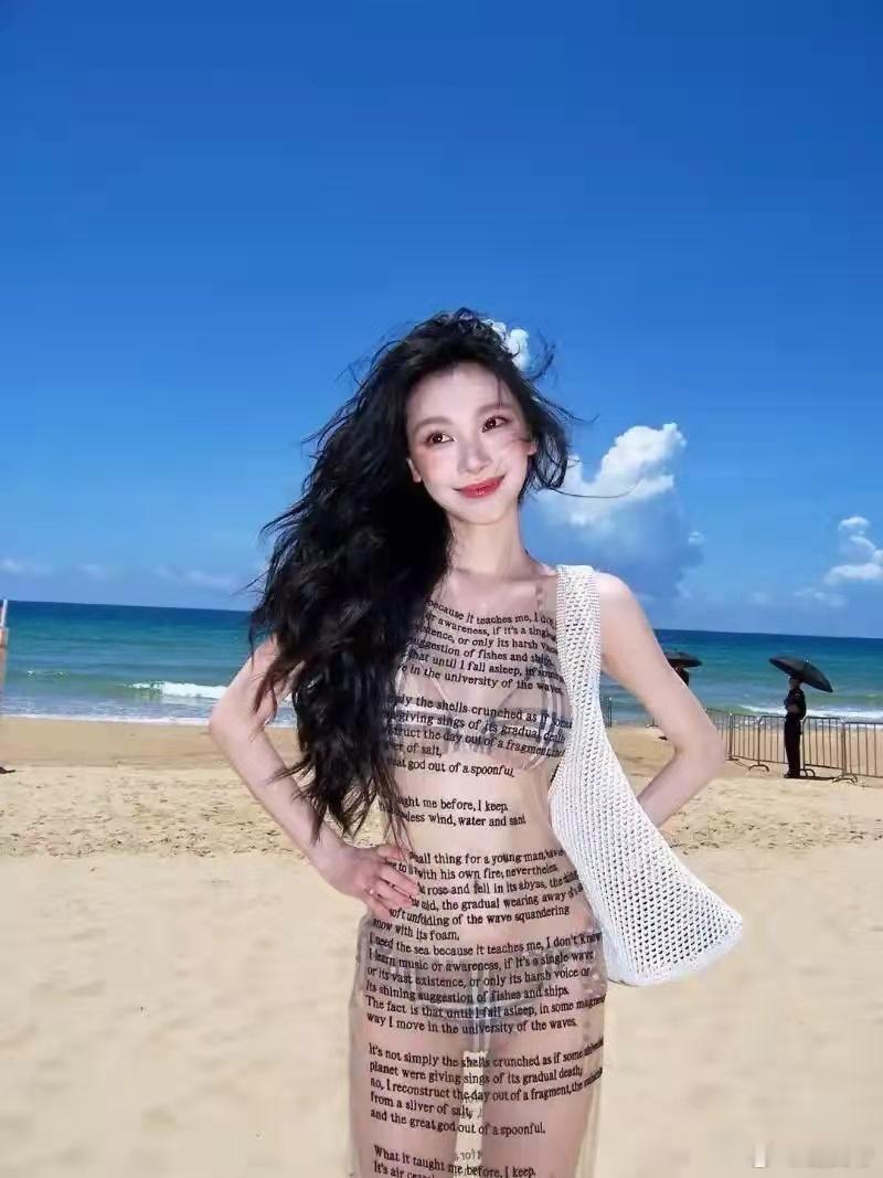 易梦玲透视泳装又出圈了！​​​