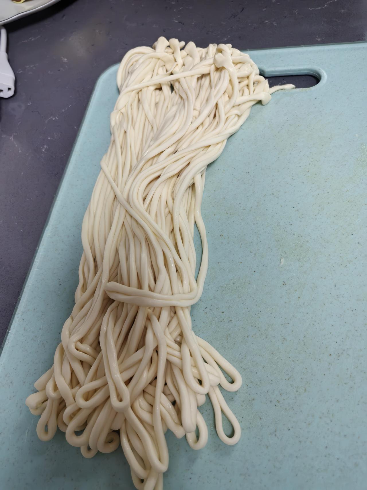 一个月挣10万一年才120万120万一年你满意吗？好像也住不了大别墅开不