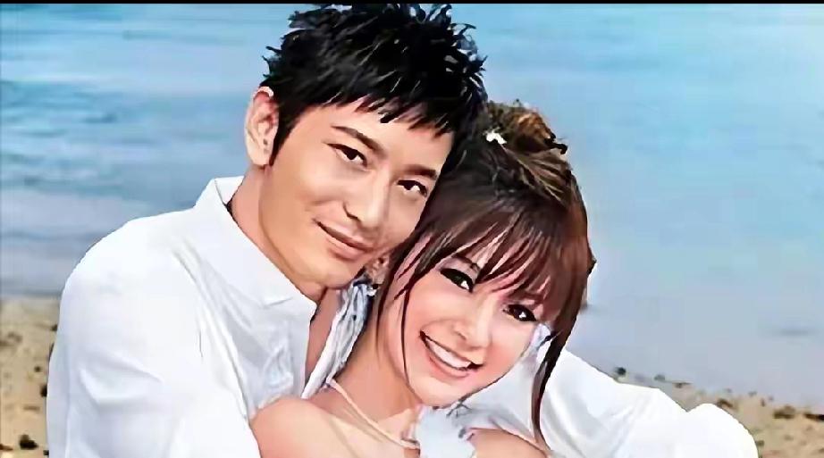 恋情曝光不到1个月！黄晓明连迎两大喜讯，杨颖评价应验黄晓明被拍与