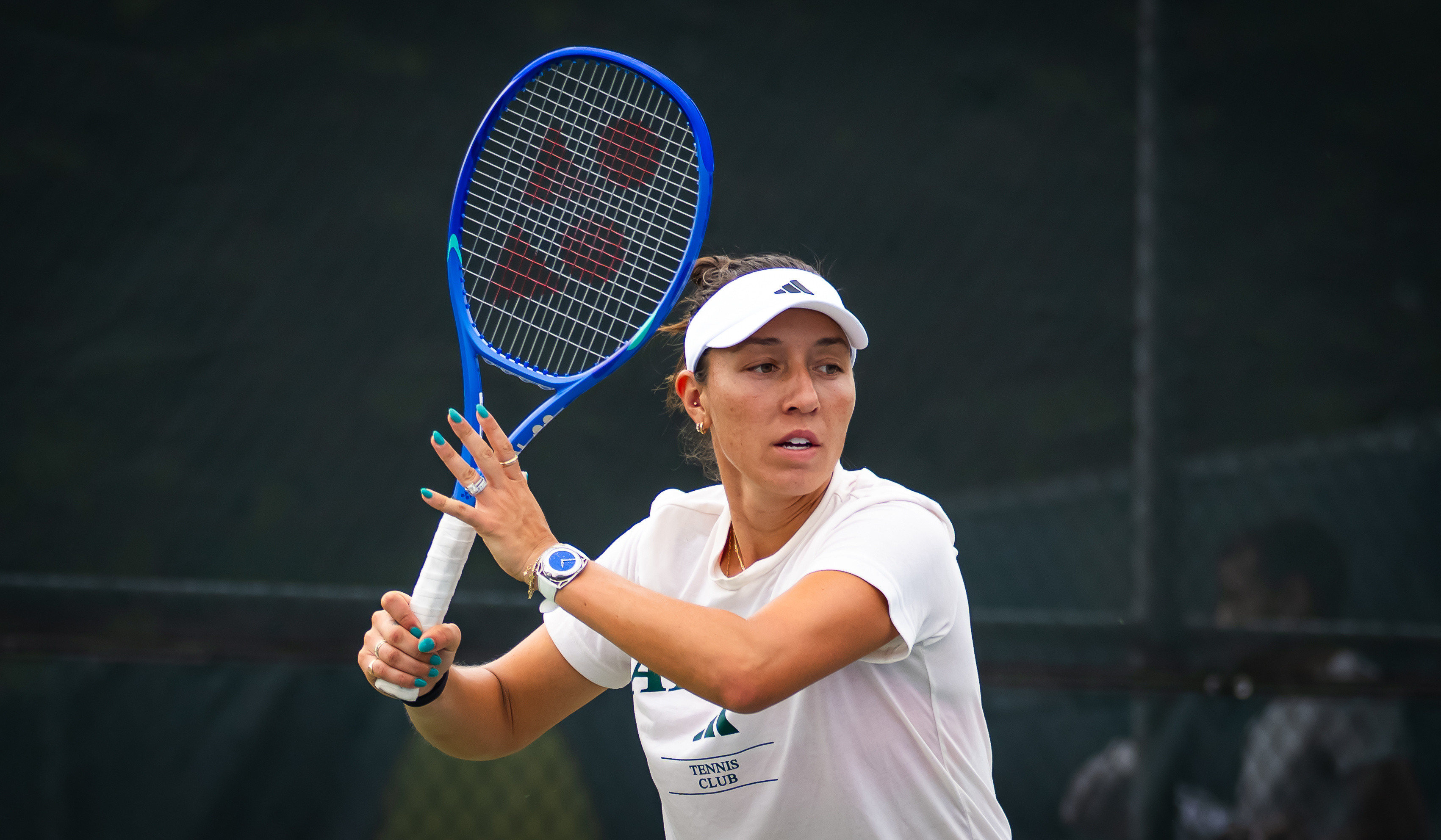 两届卫冕冠军佩古拉在蒙特利尔的日程安排📝🎾训练备战🎙赛前发布会🏒媒体日游