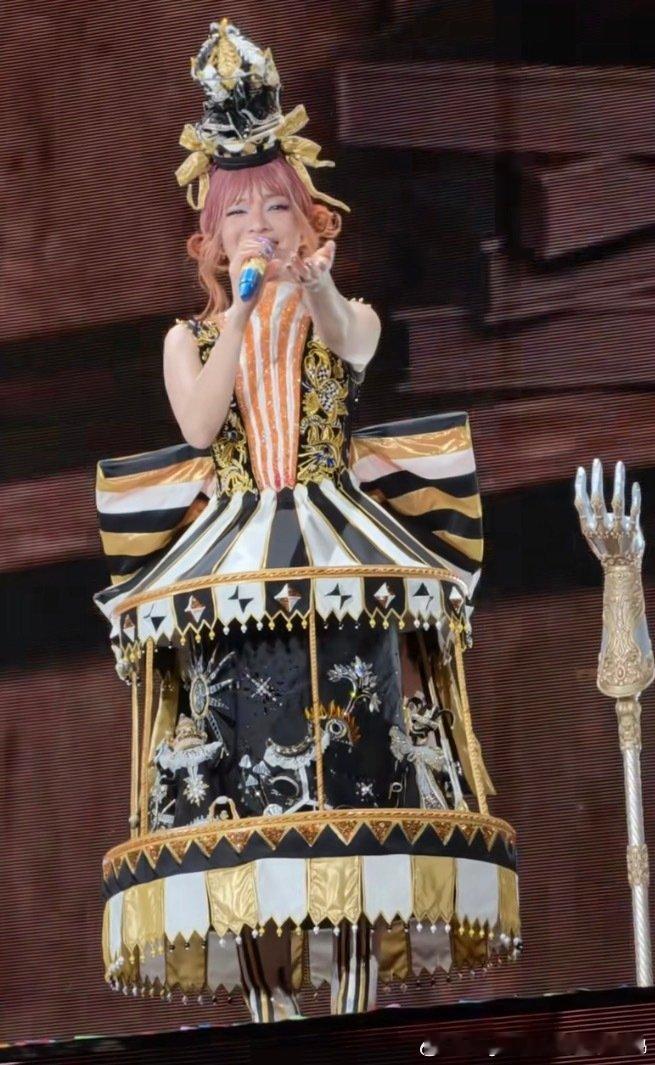 #张韶涵#这套真的不能出一个手办吗？好想要啊​