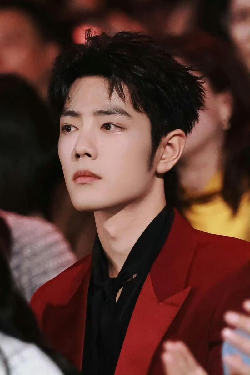 微博之夜曾经的封神时刻！肖战红西装黑衬衣杀疯全场考古🔥微博之夜的名场面来