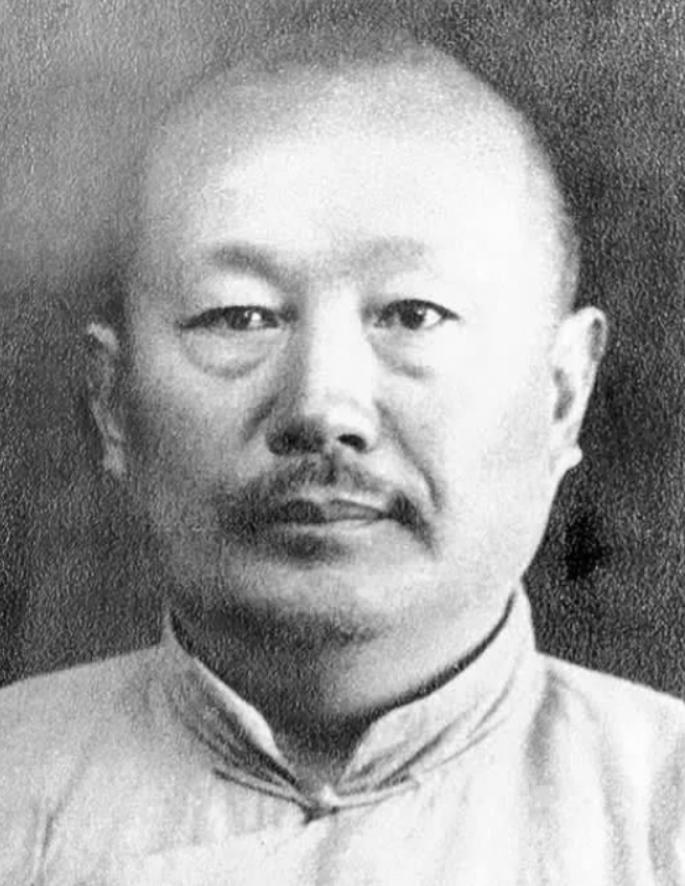1928年，蒋介石急令范石生逮捕朱德，范石生却当着朱德、陈毅的面，把告密者丁煦击