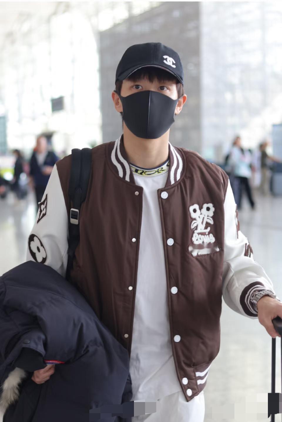 林高远最新动态——12月18日去山西参加跨年录制啦12月18日，林高远应邀参