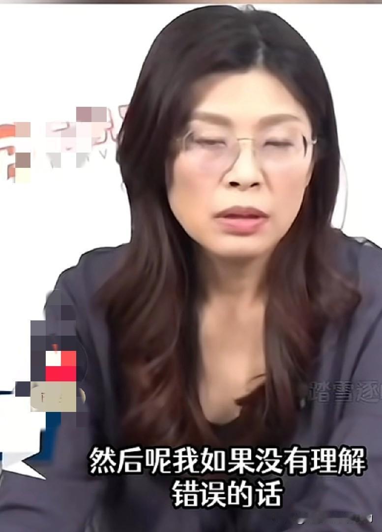 关于两岸关系，郑丽文认为：蔡正元一向比较悲观，而自己却是一个非常乐观主义的人。她