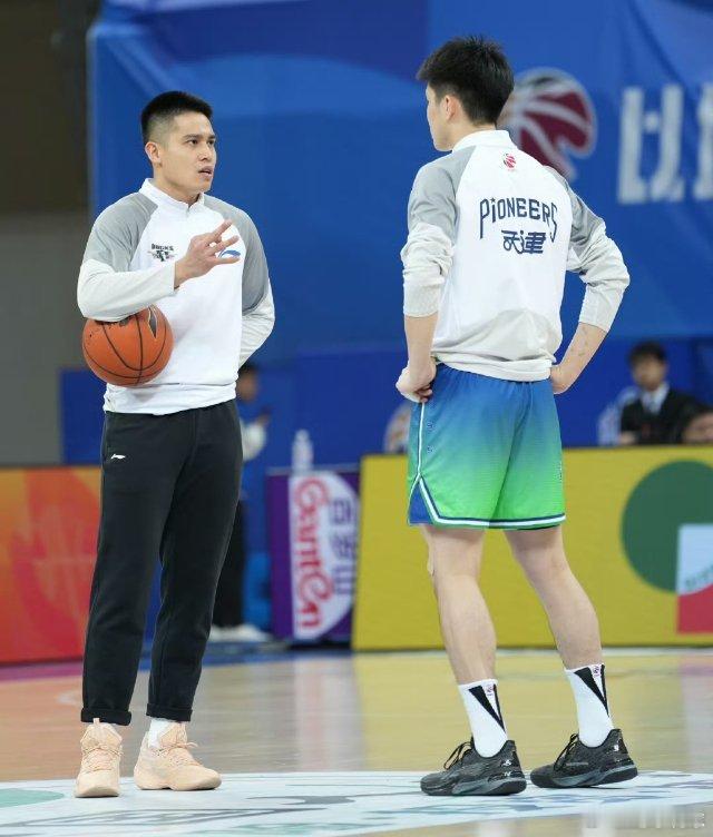 中国男篮1月28日，中国台北男篮世预赛第三窗口期16人集训名单公布，包含CBA