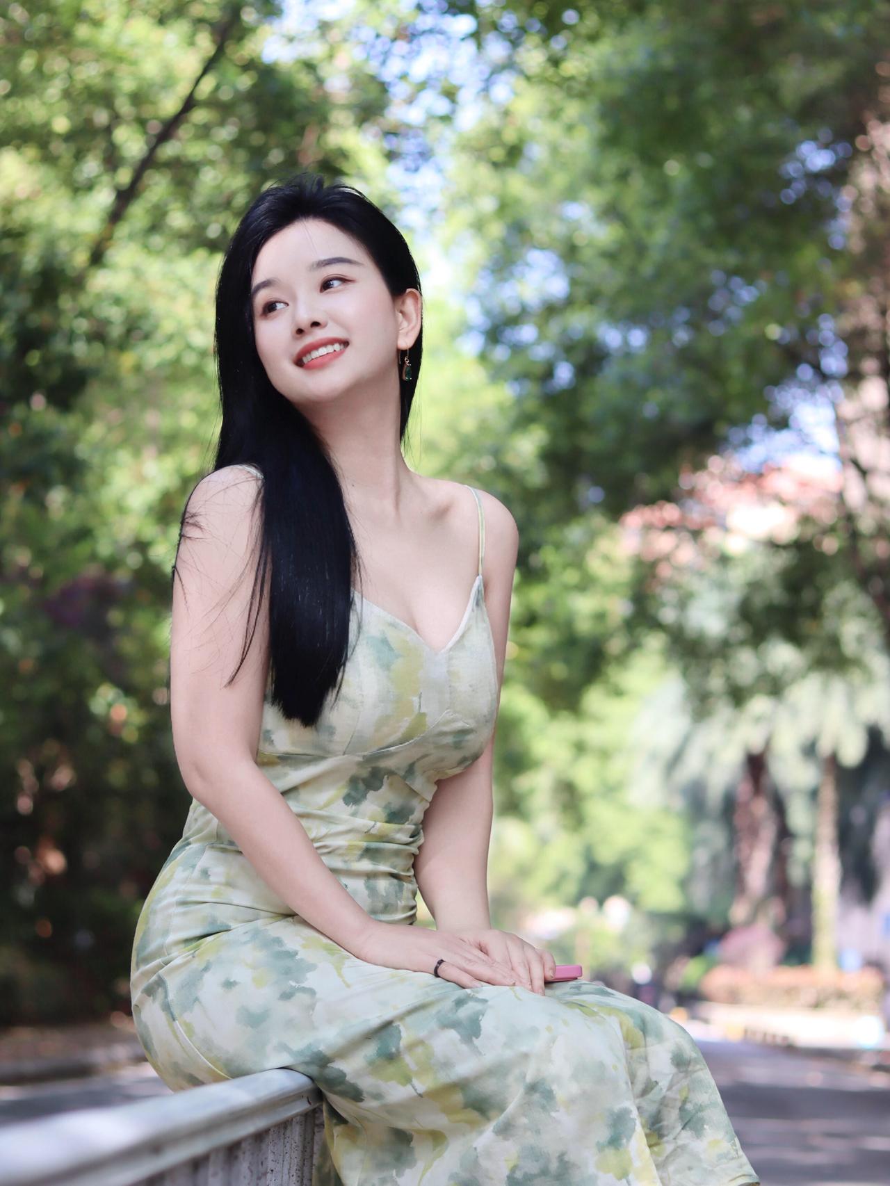 美女的美丽瞬间分享适合拍照📷的季节