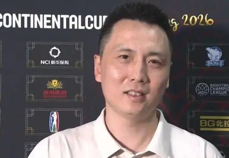上海男篮，上赛季联赛杯赛双料冠军，三场全输，一场被欧洲球队狂屠41分。最后连