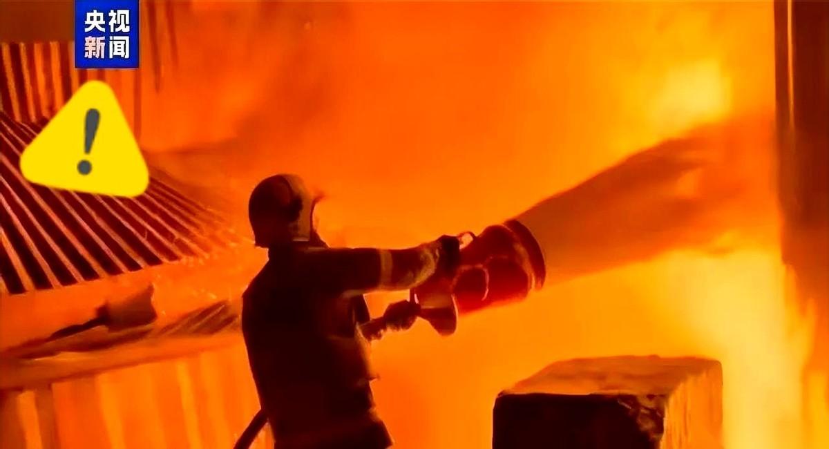 一个中将，在自己的国家，被一个汽车炸弹给端了。早上7点，人还在车里，就这么没