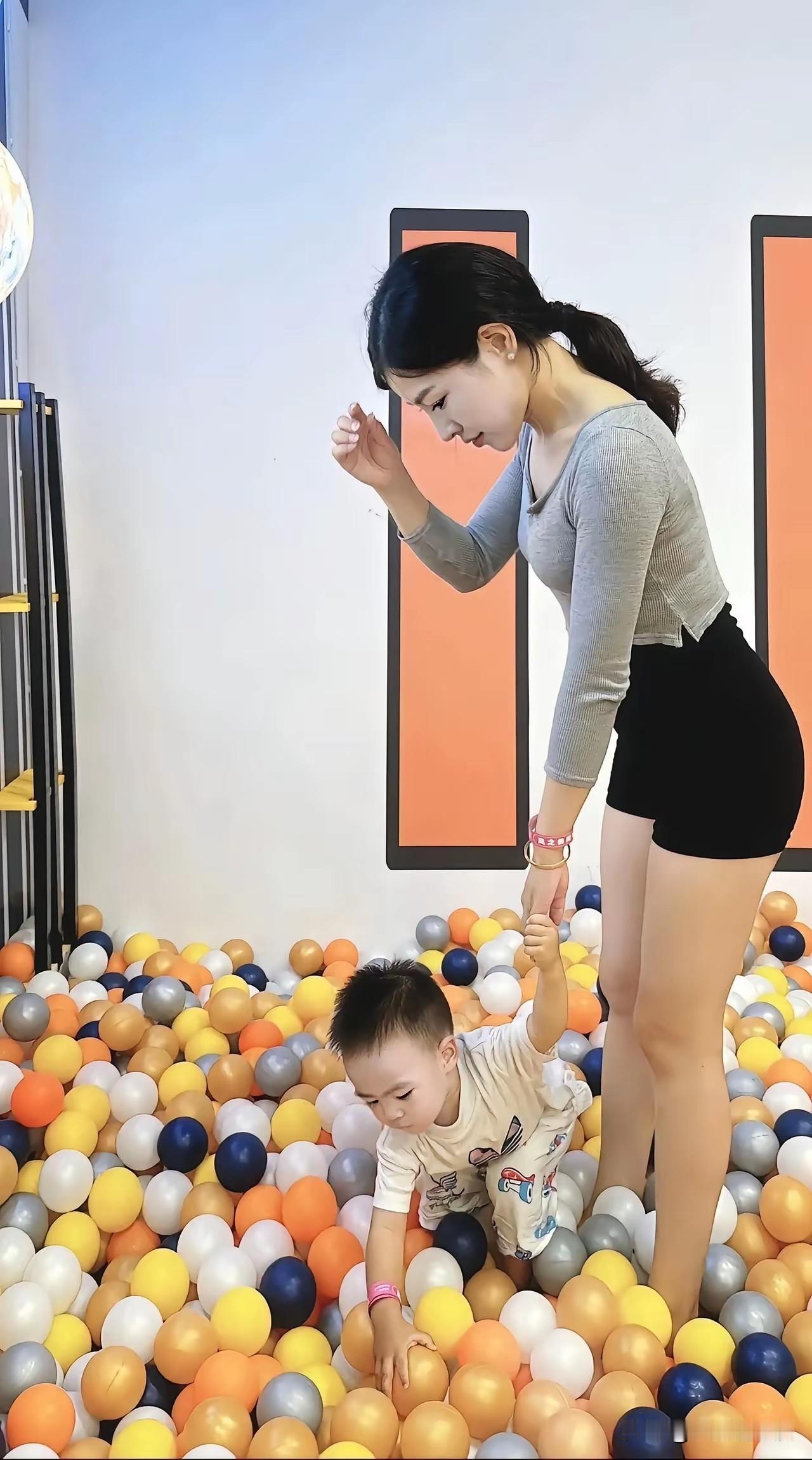 亲子时光！欢乐的时光总是很短暂！[比心]