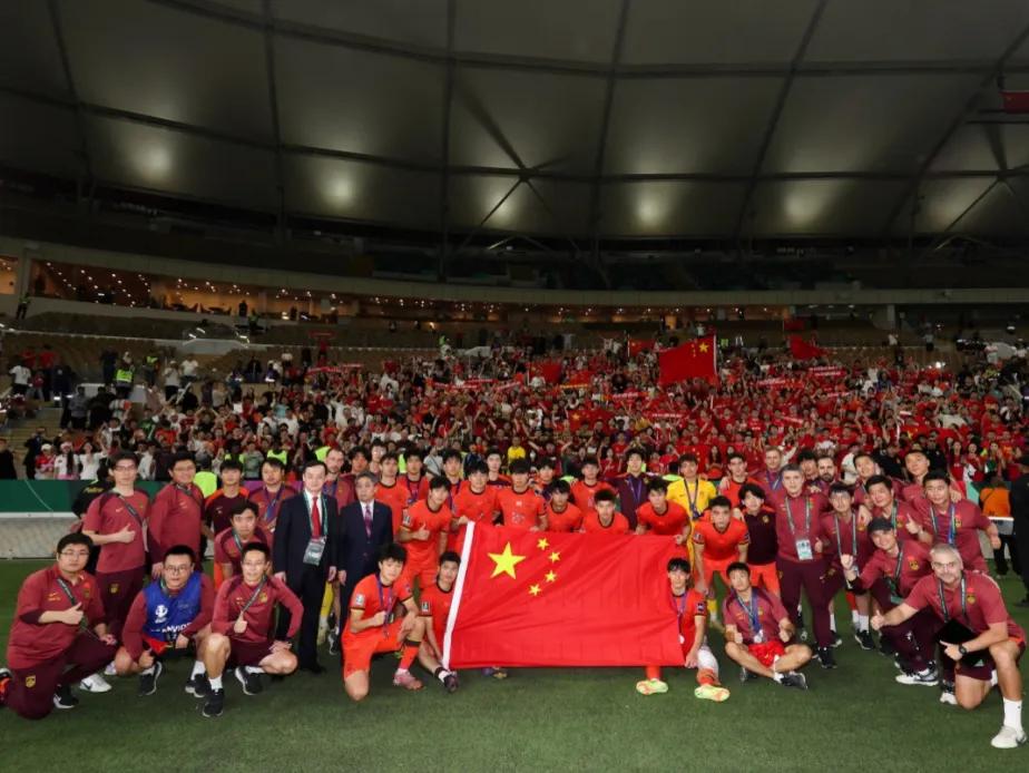 国足未来前景：曙光初现，挑战犹存尽管当前国足国际排名尚处低位，但新生代球员的