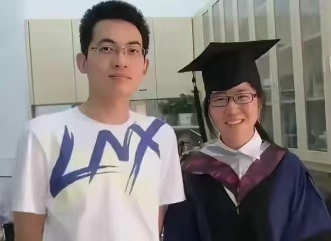 大瓜！武汉大学付某再迎噩耗，妻子发长文回应，把“婚外情”细节全都爆了出来。妻