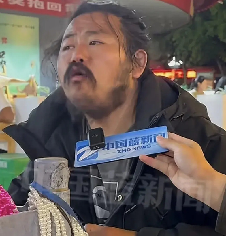 每一分都是血汗，胡雷做慈善的钱都是这样一分一分攒的：1、残疾人补助和低保：每