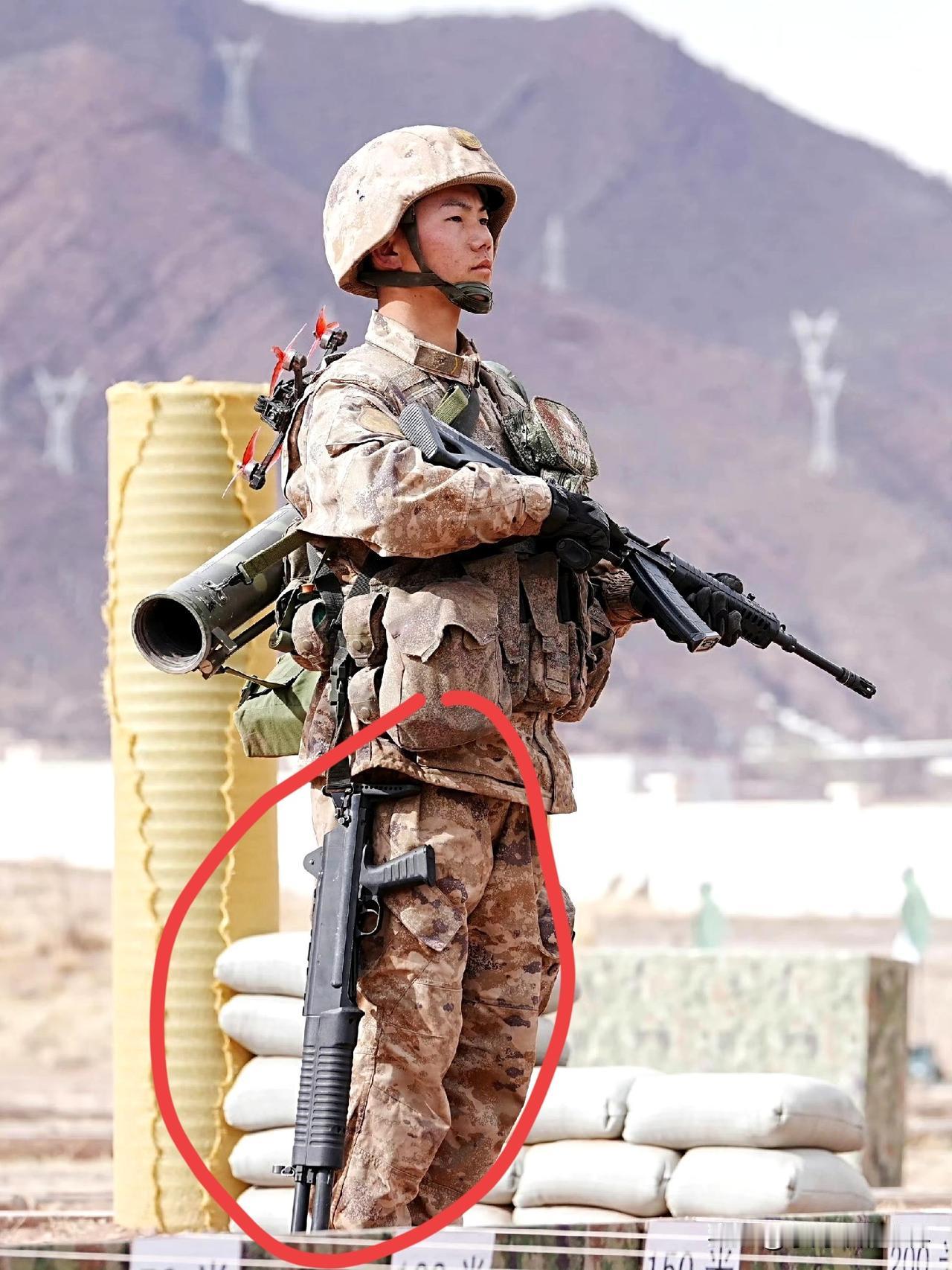 整个一合成人！步枪战斗，无人机搜敌，喷子反无人机，筒子反工事。如果再来一具单兵便