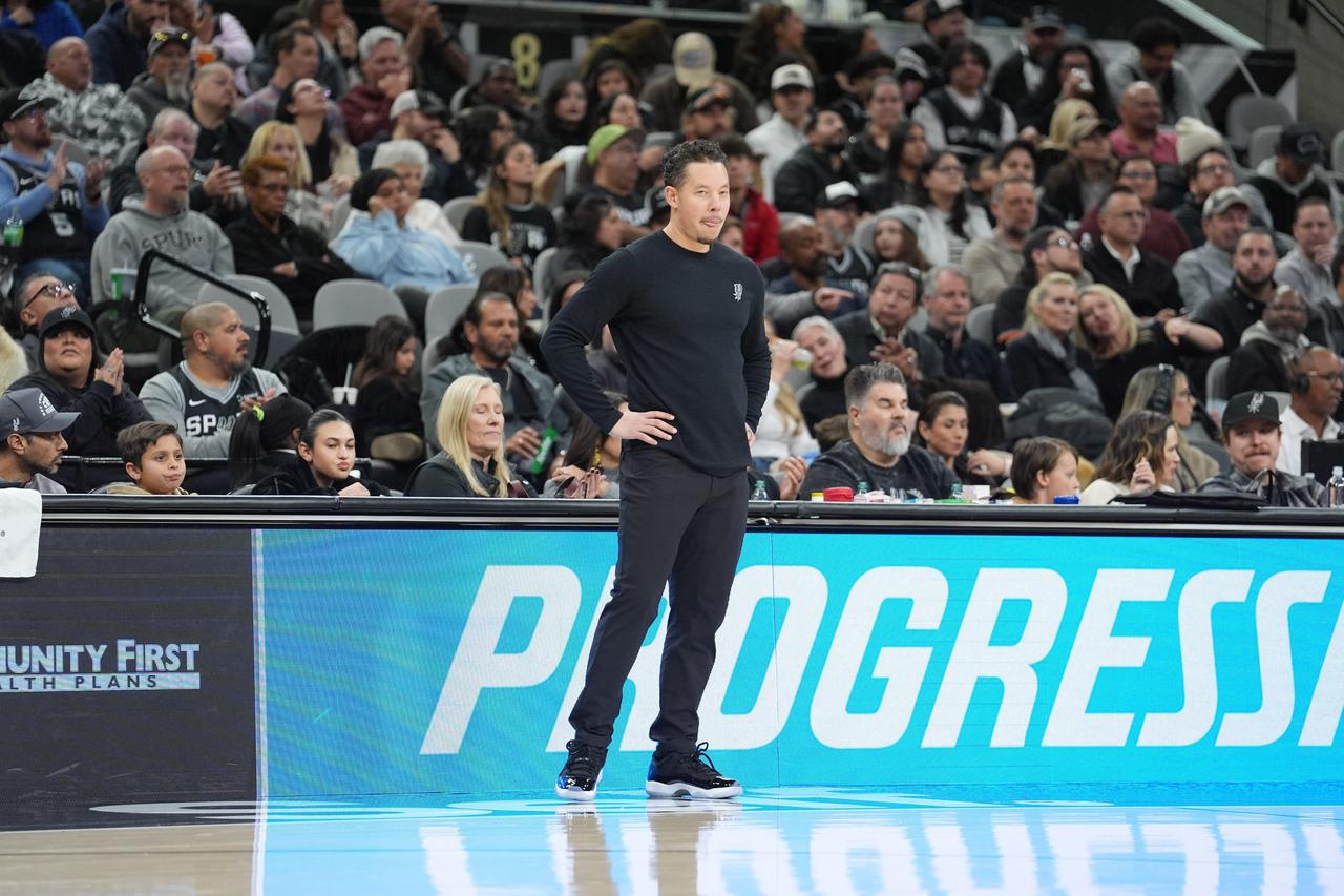 马刺去纽约打会赢几场？苏群毫不客气作出预判，说出心里话NBA总决赛G2的比赛已