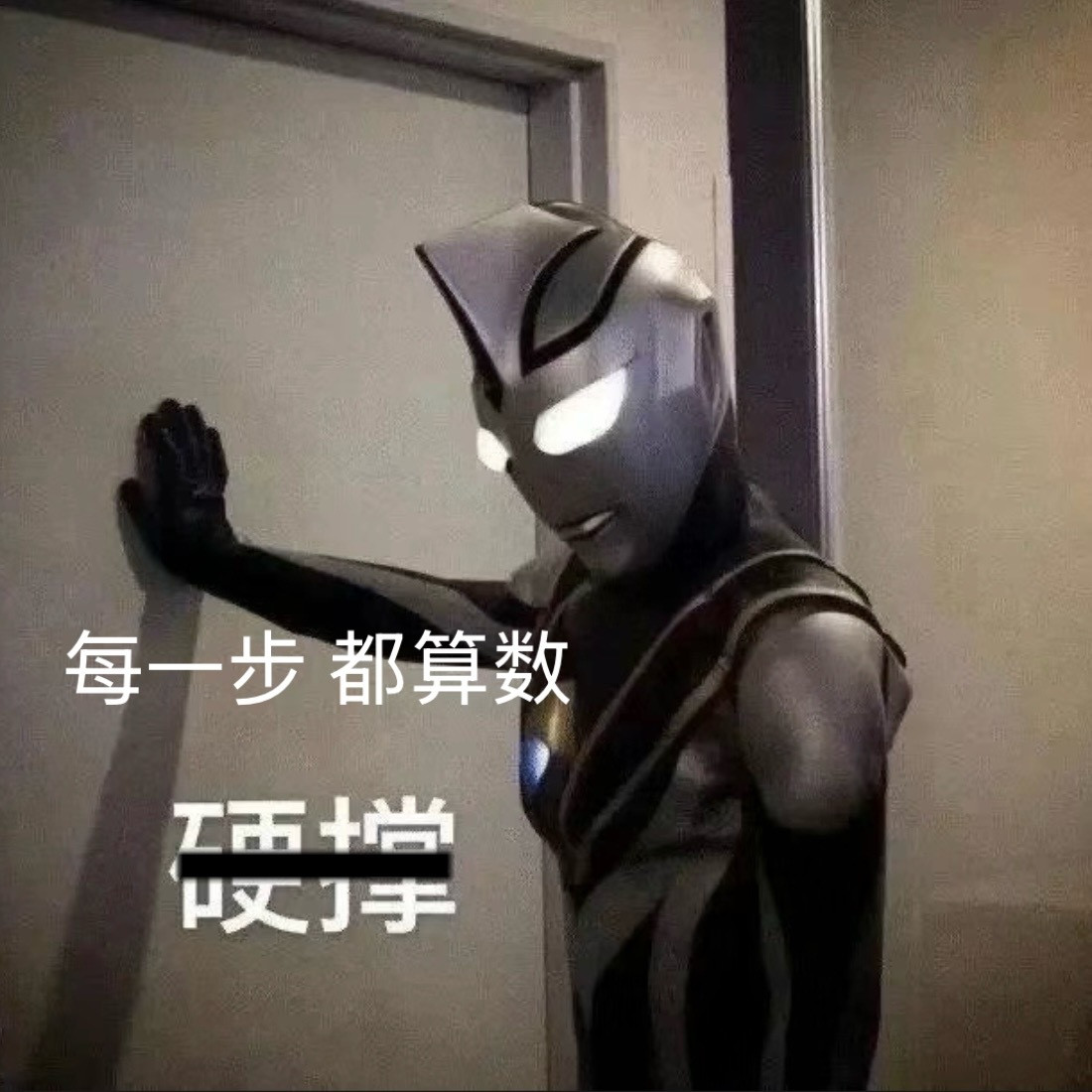 今天在富士XSPACE看到了我的书被放进了“当代摄影”归类里，意识到自己花了这
