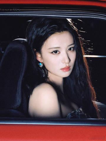 95花仪态天花板非她莫属！王楚然走路摇曳生姿，身姿曼妙气场全开～