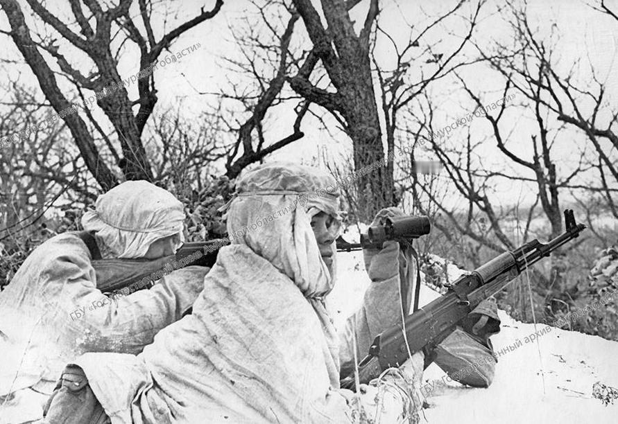 1969年珍宝岛之战，苏联军队的战术核心就是，给AK突击步枪，都换上了75发弹鼓