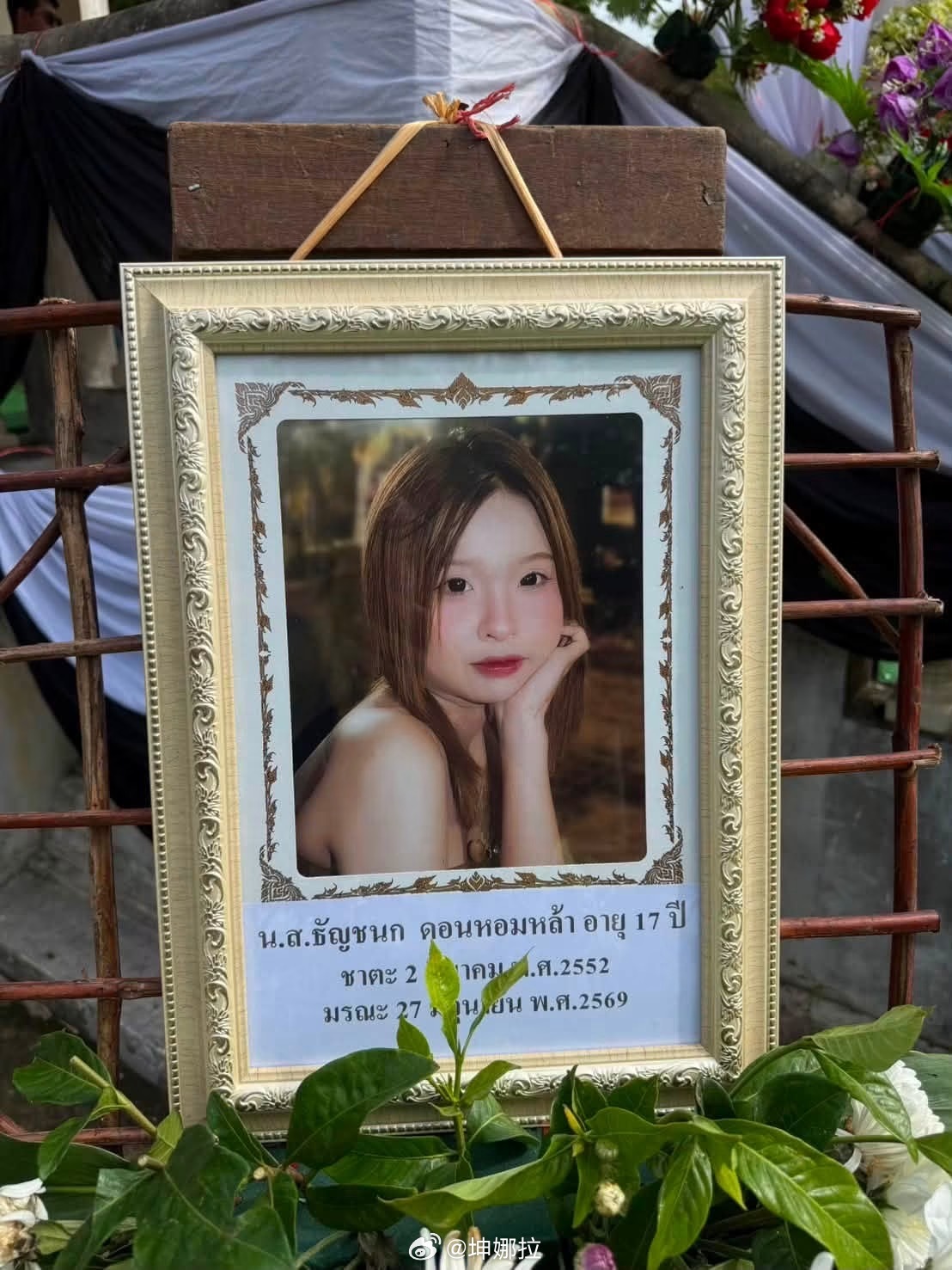 带血的行李箱，和进不了家门的遗体😢17岁泰国女孩“NongCake”，在芭堤
