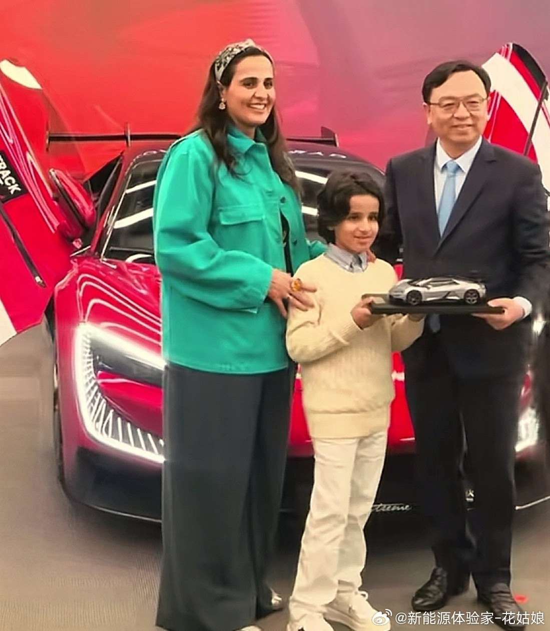 什么叫国际顶流？全球艺术顶流＋王室核心卡塔尔公主亲自来比亚迪为仰望U9X打cal