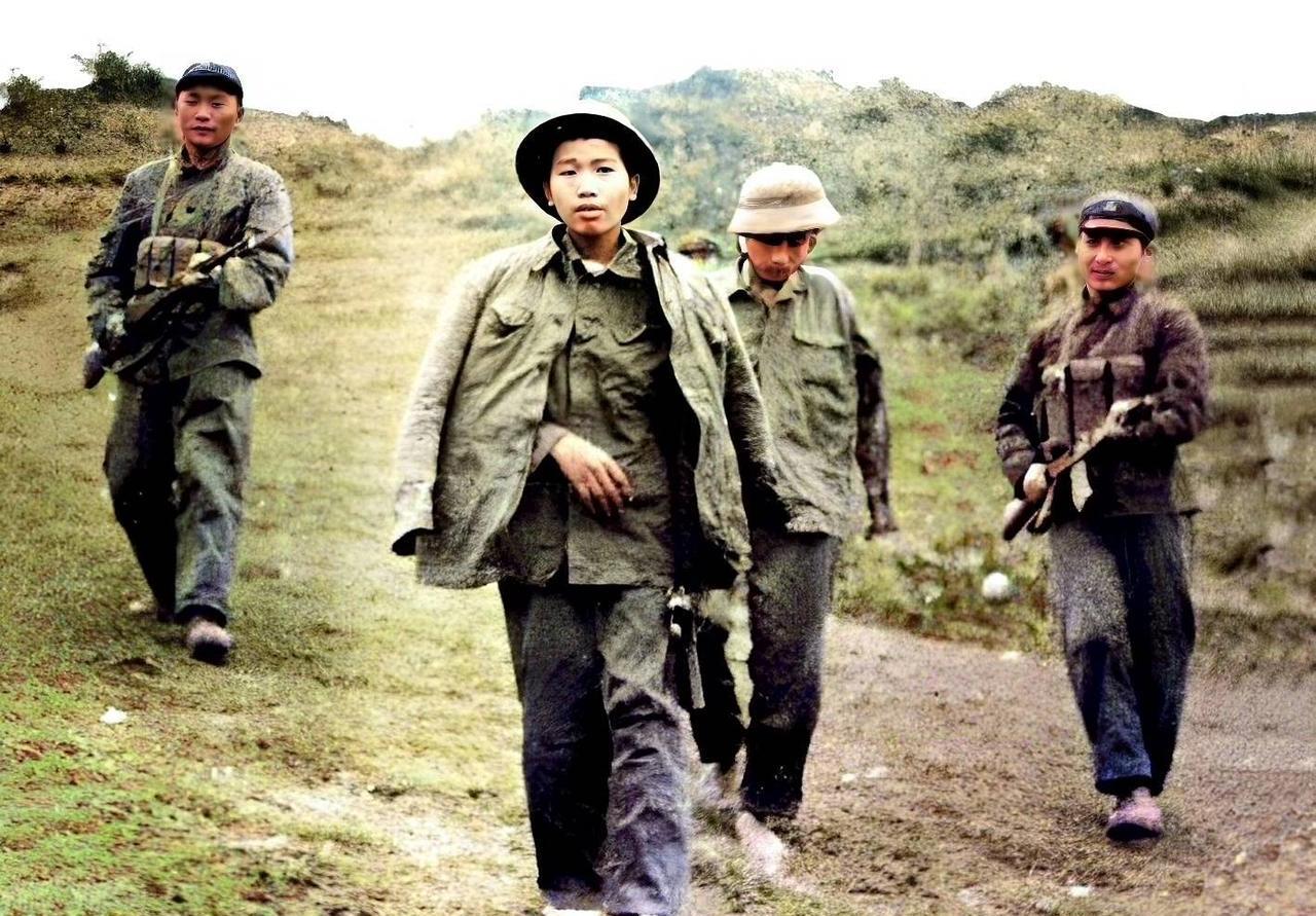“投降吧，饶你不死！”1981年，一名解放军战士孤身深入20号高地，被越军包围，