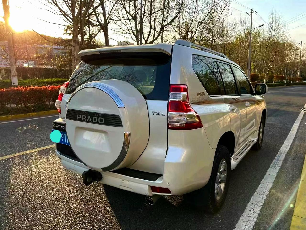 二手普拉多，中国汽车市场的常青树，在国内能找到的仅这一代普拉多lc150的版本就