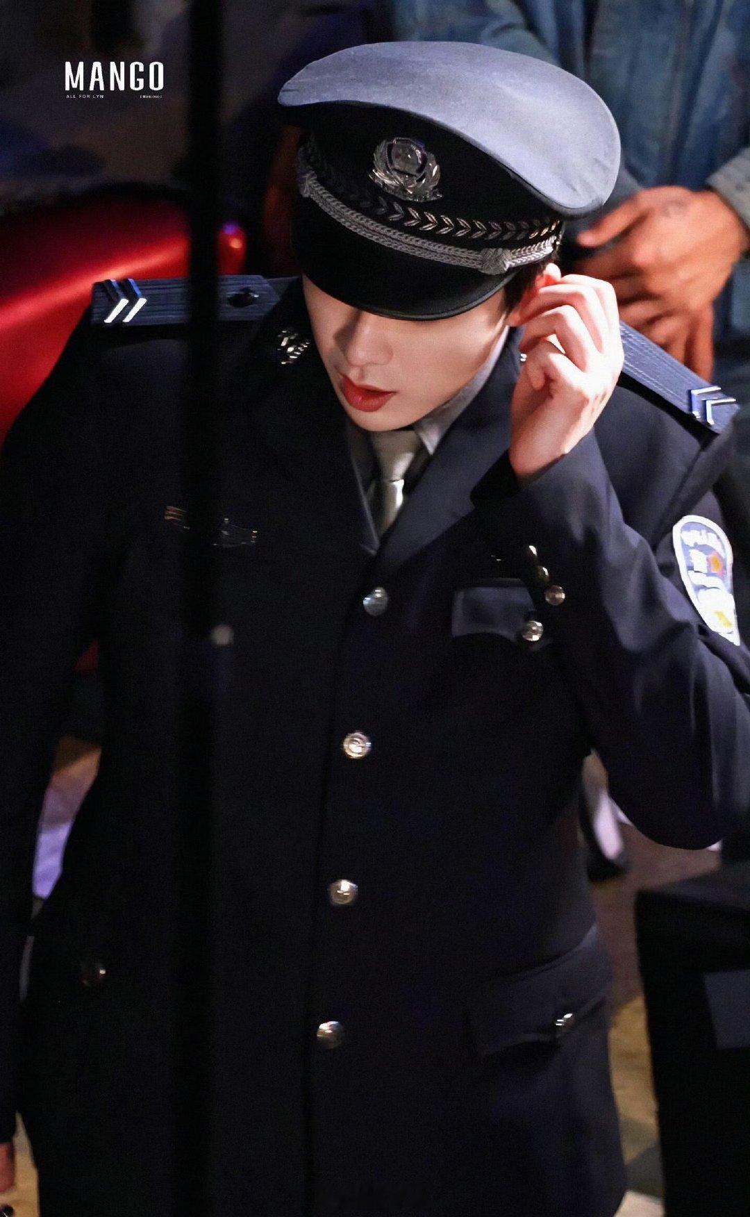 刘宇宁铁证片场路透刘宇宁高原演技啊啊啊啊啊。就是说先是冲着刘宇宁的颜值来的，没