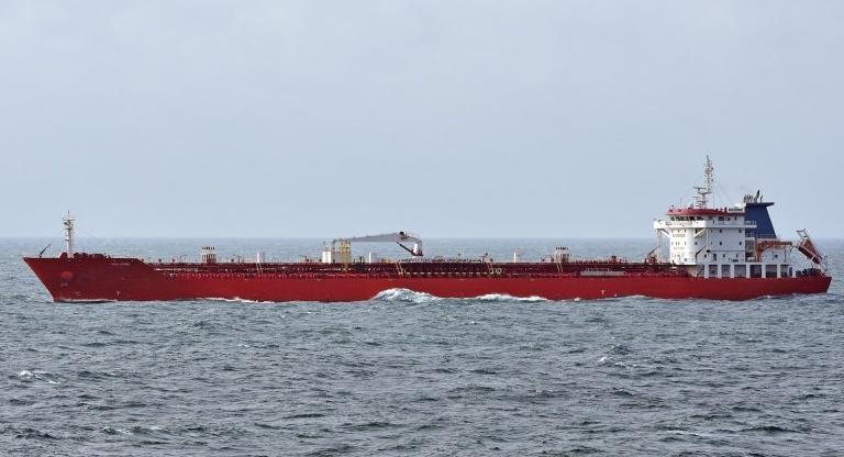 中方警告奏效了，美舰未敢在海峡外阻拦，中资油轮顺利驶出！4月14日，多家媒体