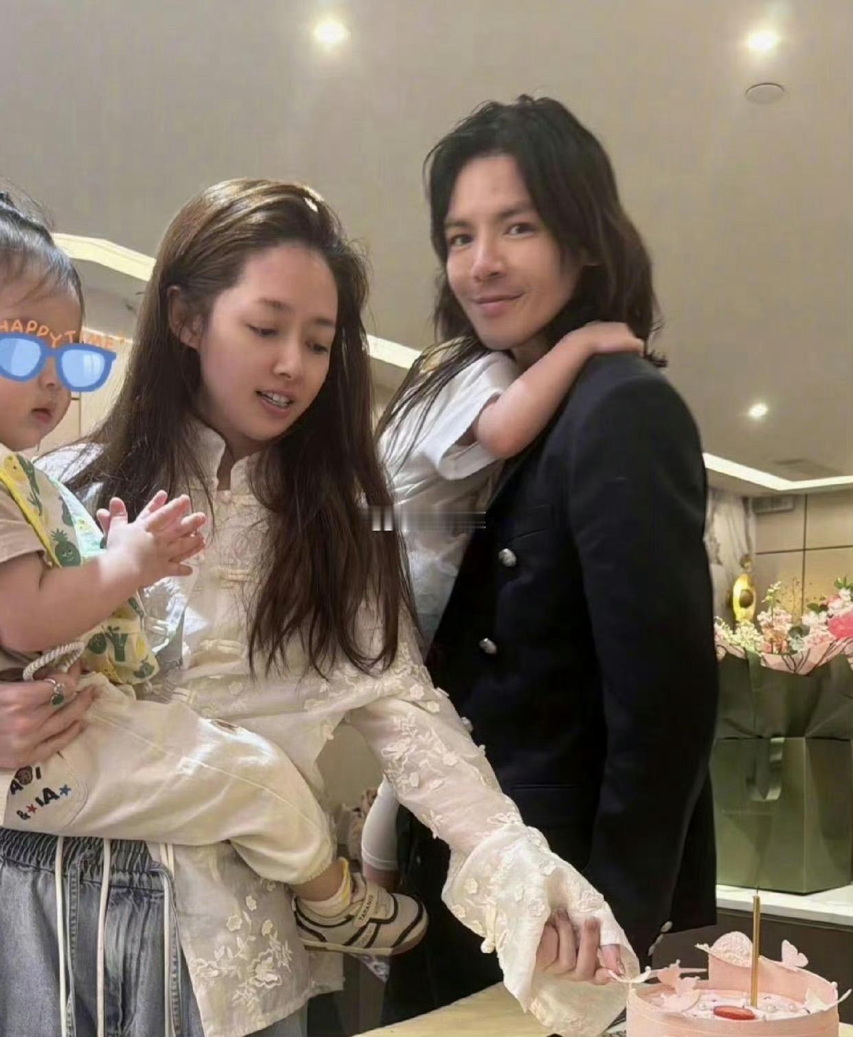 向佐只顾p自己，却把他老婆郭碧婷弄成外星人啦向佐回应郭碧婷嫁给了向太言论