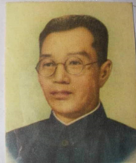 辽沈战役之后，东北野战军准备入关作战。第五纵队司令员万毅认为，大军主力南下，肯定