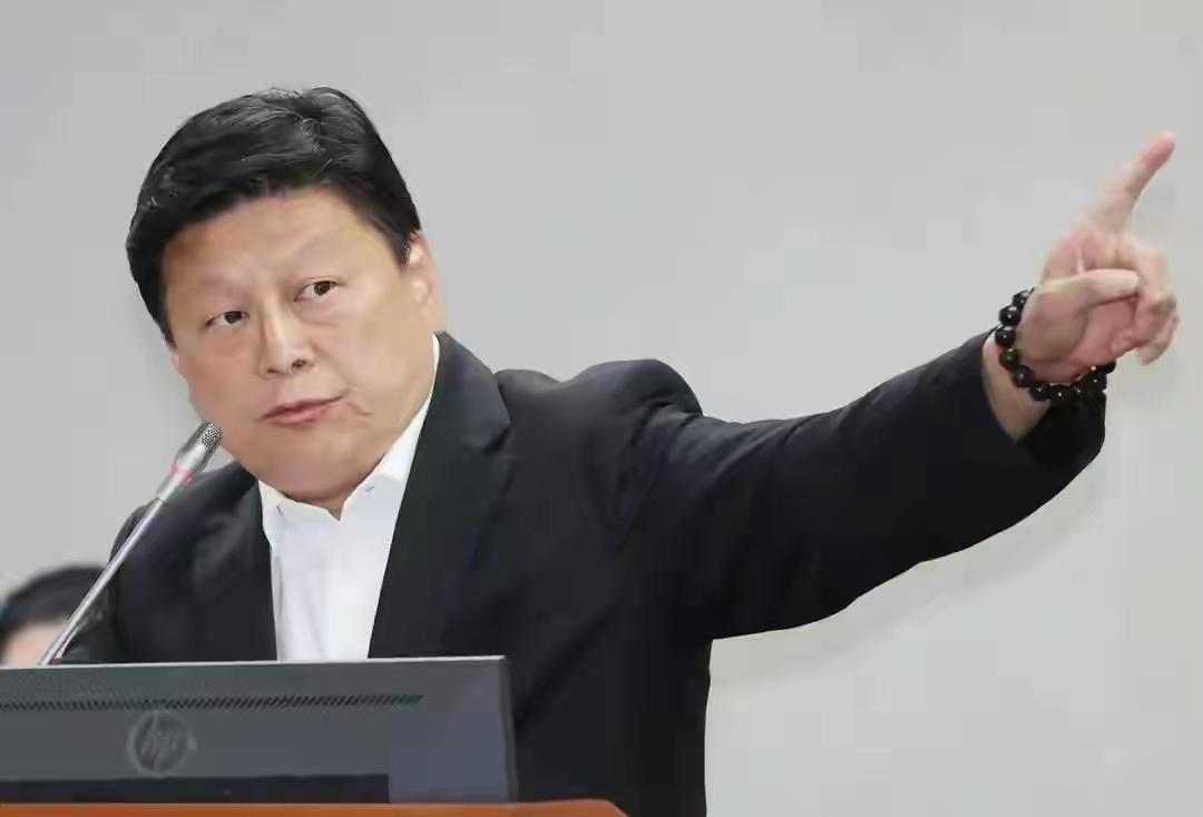 傅崐萁这是对卢秀燕敲山震虎吧！近期，台中市长卢秀蠢蠢欲动，试图代表国民党窜访