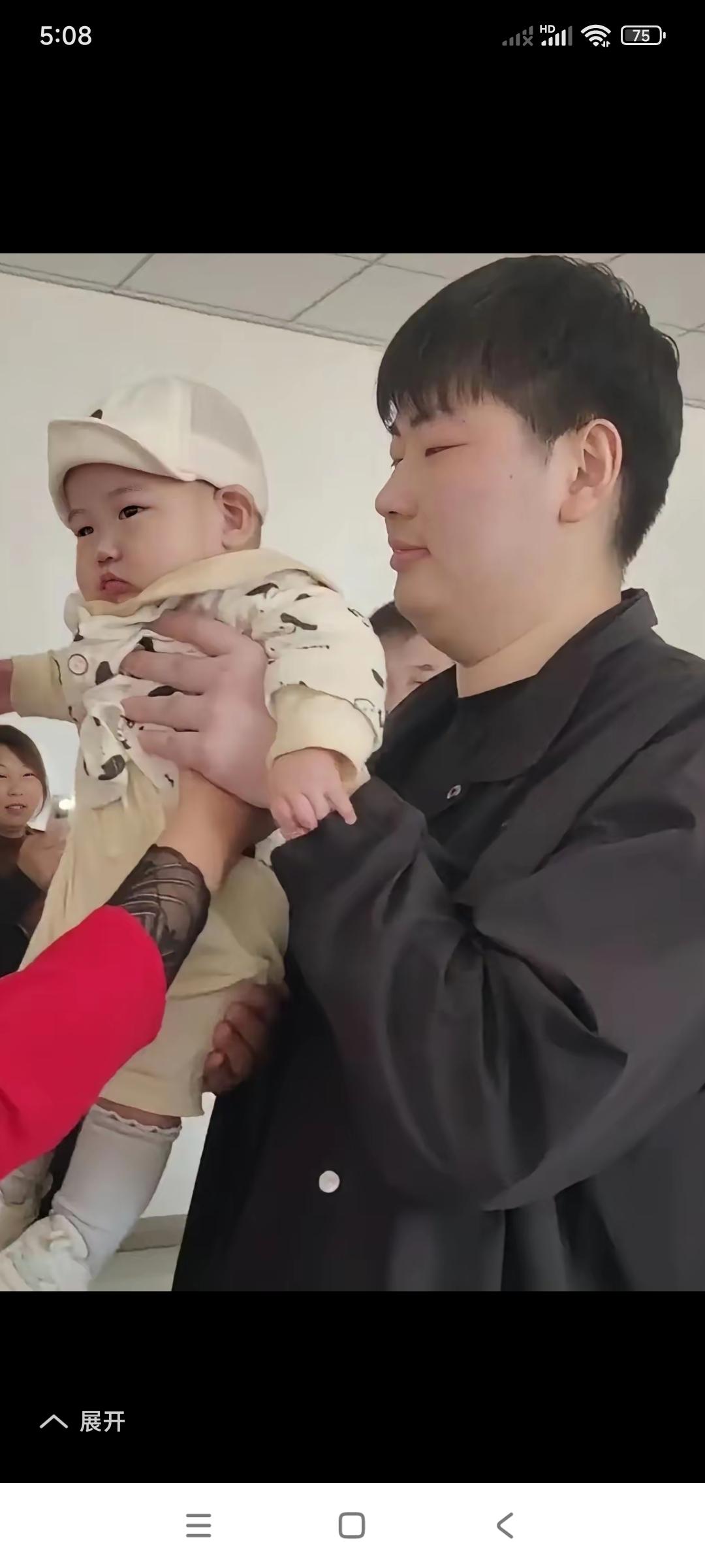 网上许多人都说朱小伟不上班，就是一个废柴。实际朱小伟也想上班，找了几份工作，