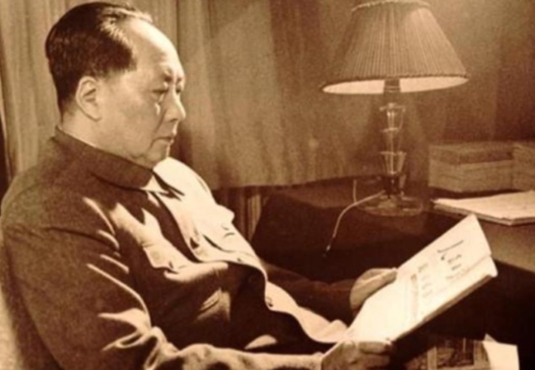 1956年，一名外国记者问周总理：若蒋介石带着台湾回归中国，会怎么安排，会不会考