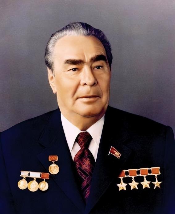 40年前，他预言苏联十年后必亡，20年后他再次预言，美国必然会在2025年走向崩