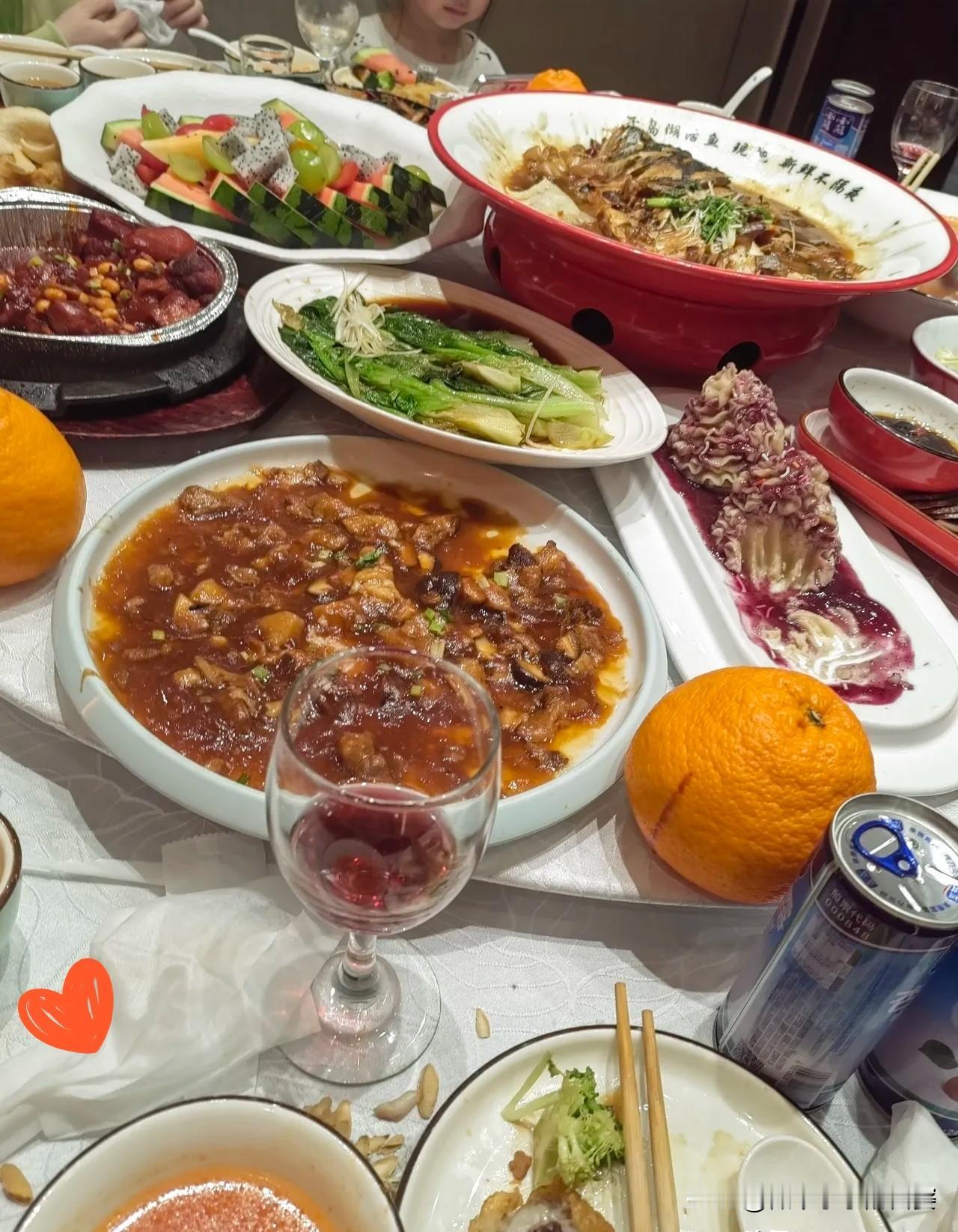 亲家一出场，我才懂什么叫体面又舒服昨天晚上请亲家吃饭，一进门我就眼前一亮。53