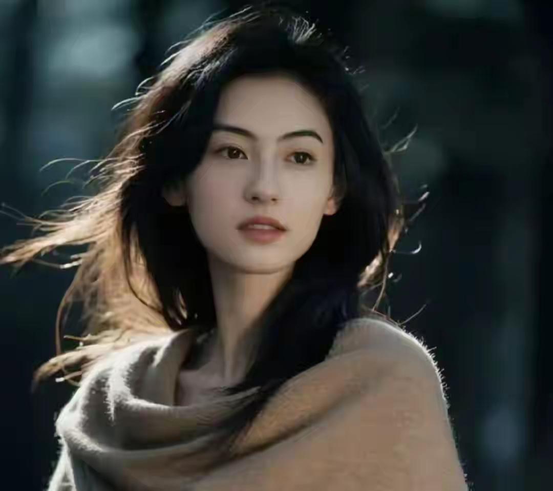 张柏芝官司背后，离婚处境引震惊2025年末，张柏芝被前经纪人余毓兴告上法庭，