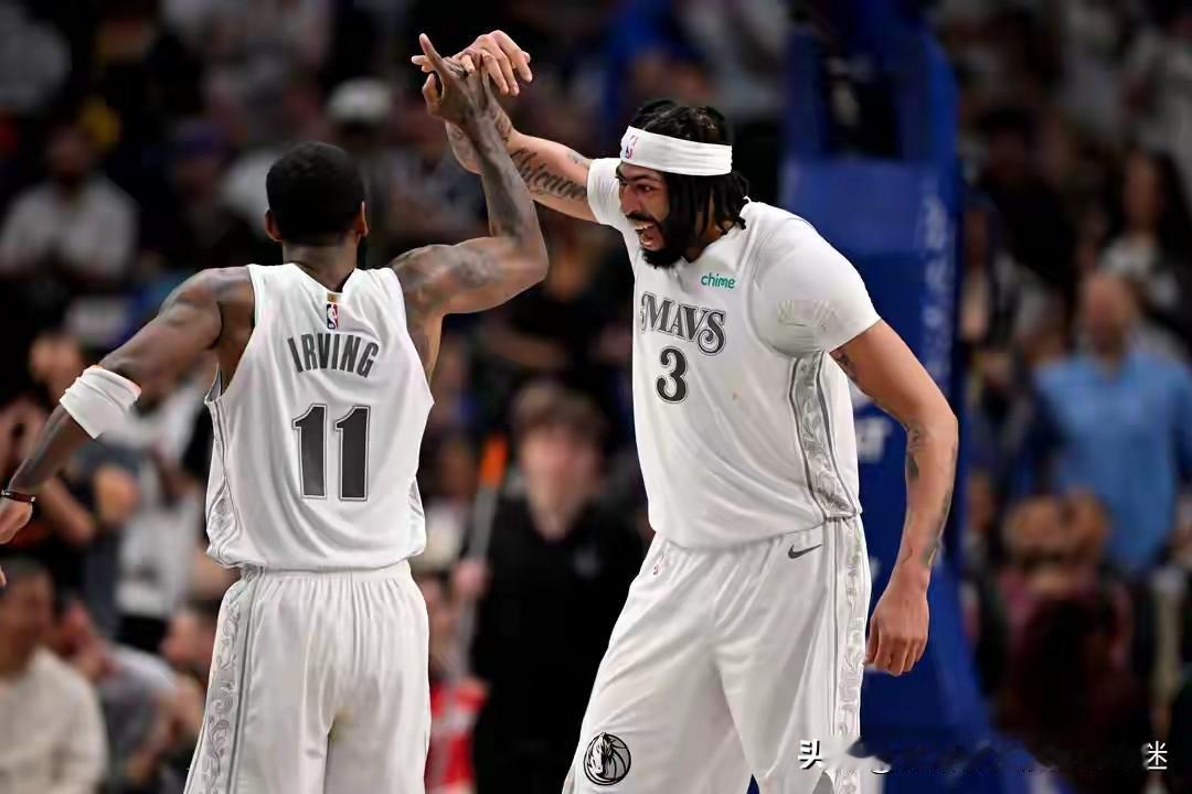 独行侠要价不低呀！！！近日美媒透露独行侠已经计划将浓眉和欧文同时送走，其中对两人