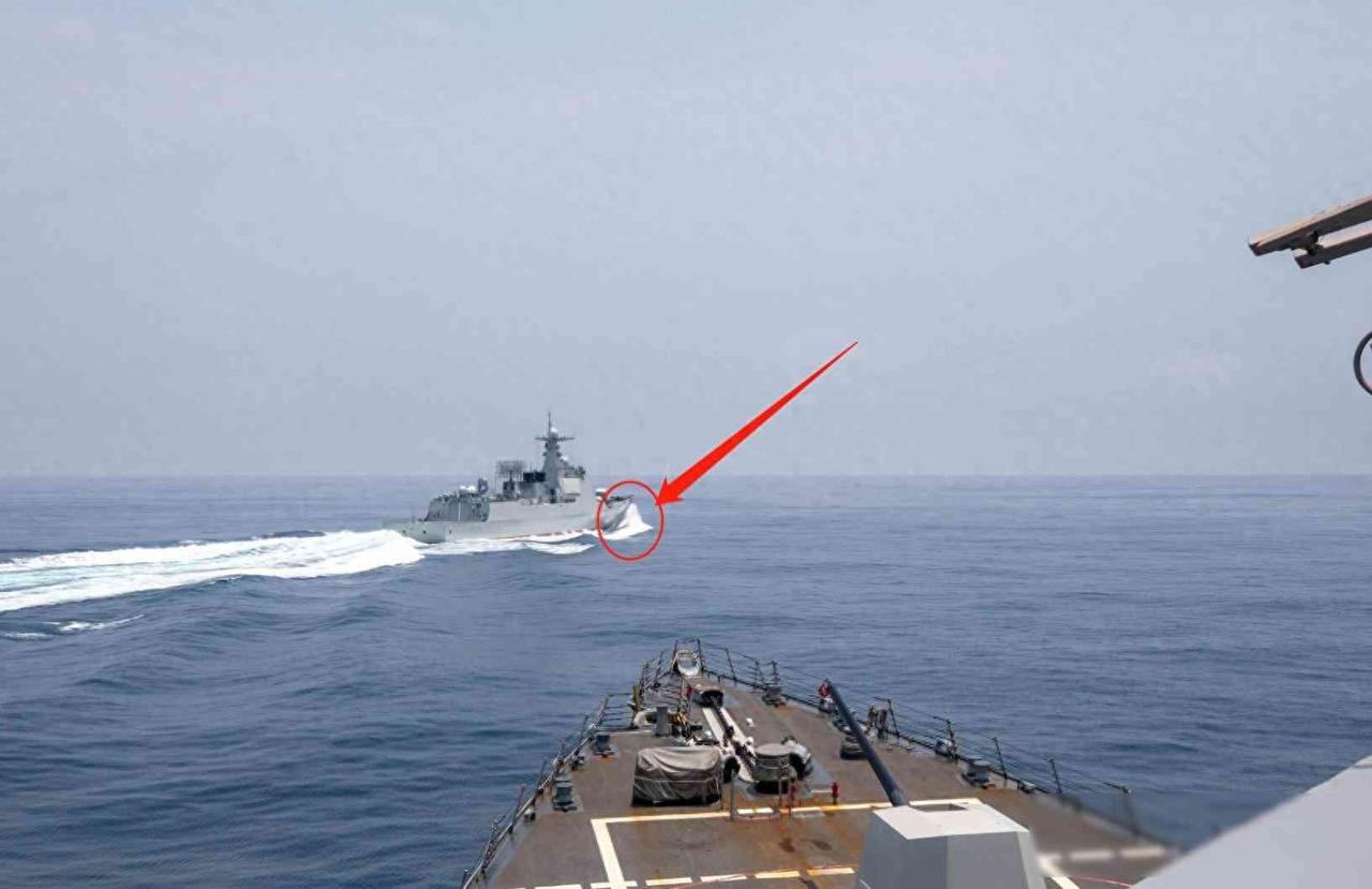 德国军舰过台海，北约军官喊回归灯语，中国沉默最狠2024年9月，德国派出两艘