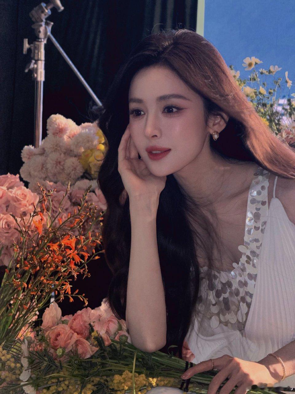 娜扎这实况图好美呀，美得让人很安心！娜扎这波让我来发