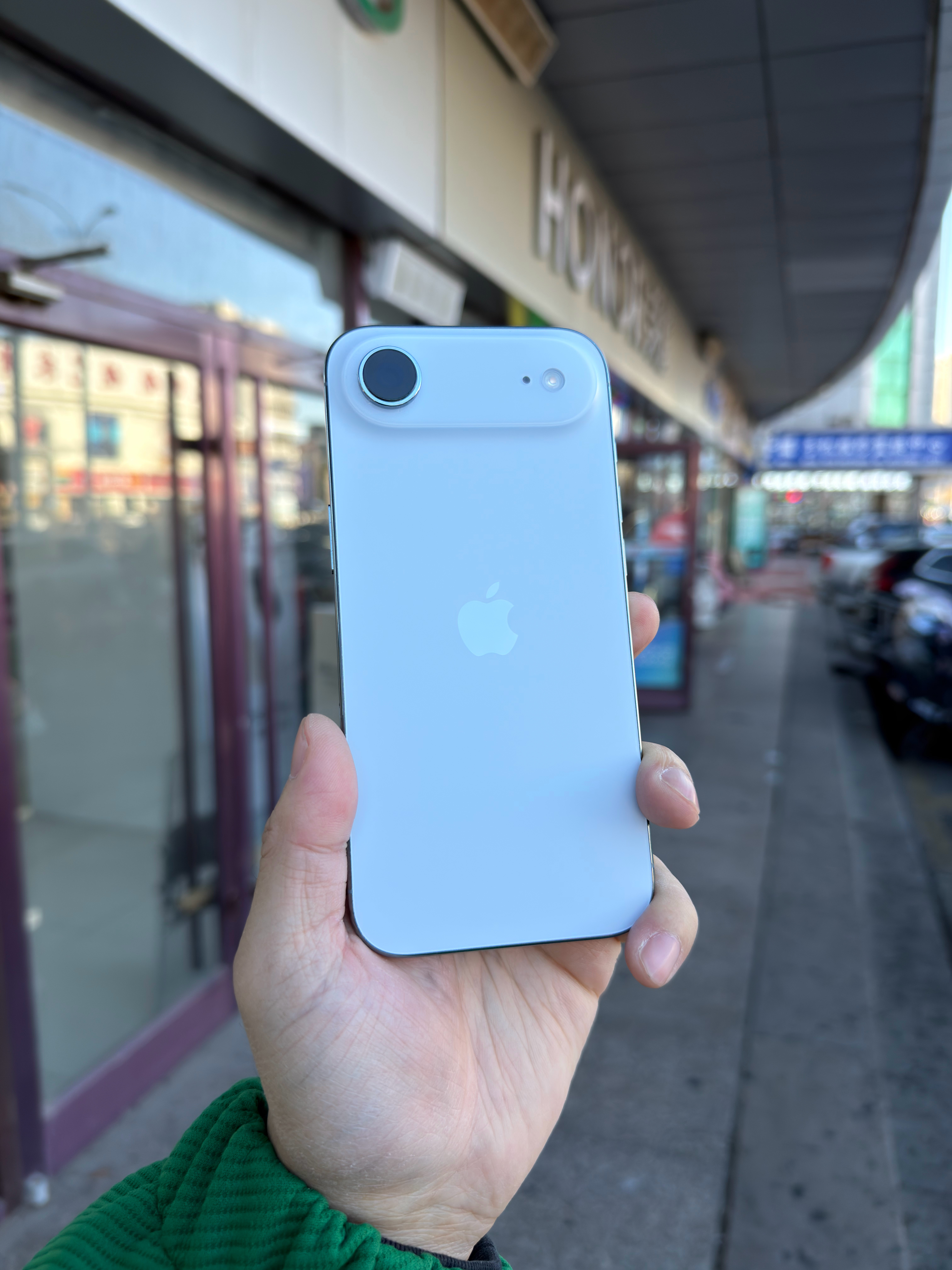 出来给iPhoneAir办eSim了，电信卡五分钟完事，我还有一张卡是联通异地