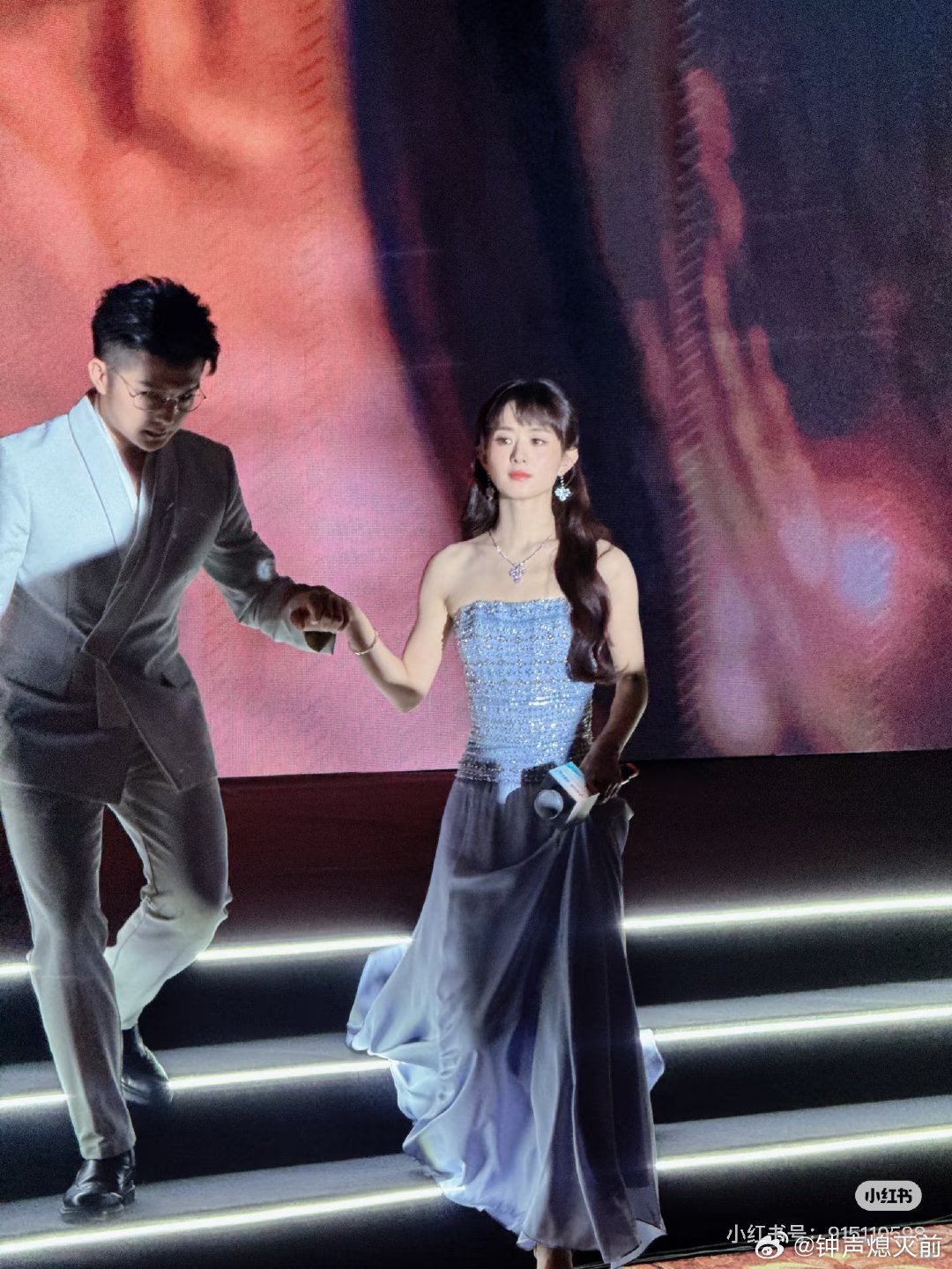 谁来把丽的刘海掀了